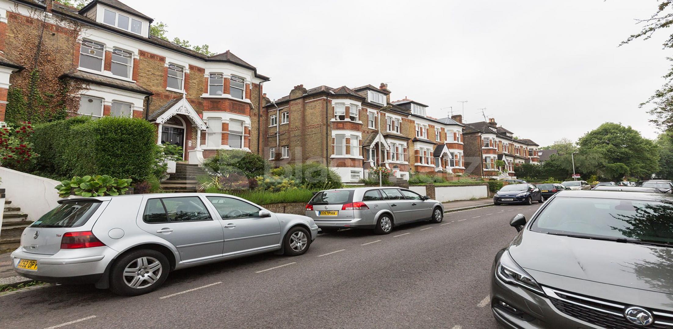 			New Instruction! Private balcony!, 2 Bedroom, 1 bath, 1 reception Flat			 Christchurch Road, Crouch End